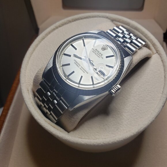 ROLEX datejust model 1601 White Gold Bezel - Picture 6 of 7